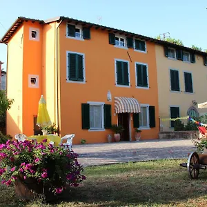 Couette-café Lucca Fora, Capannori